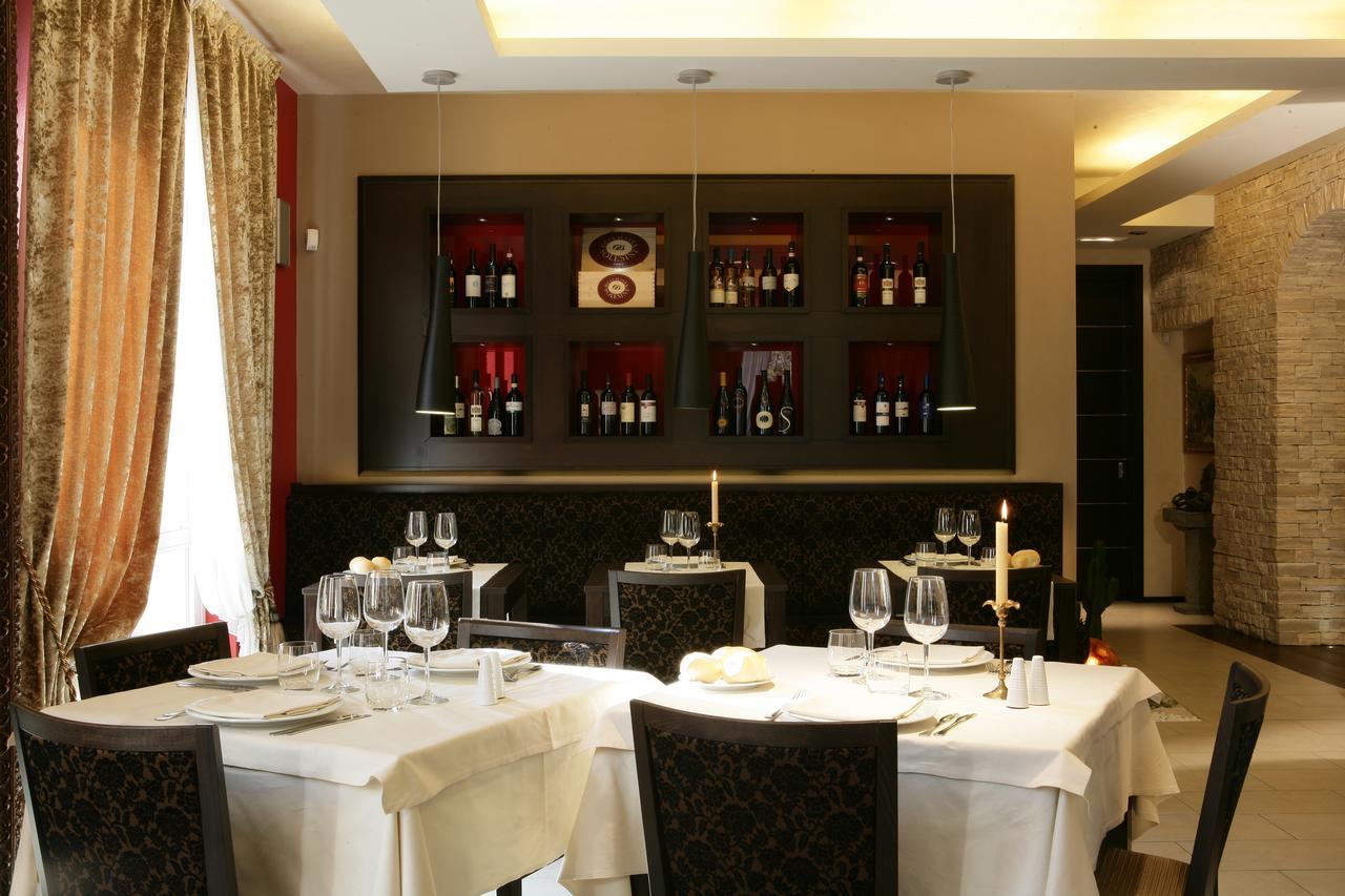 Albergo Ristorante Marcheno Eksteriør billede