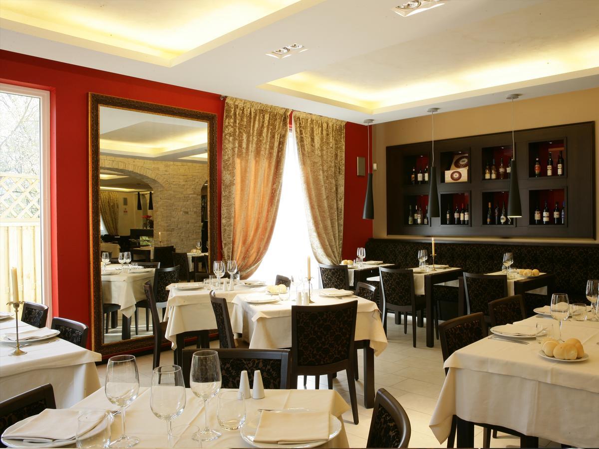 Albergo Ristorante Marcheno Eksteriør billede